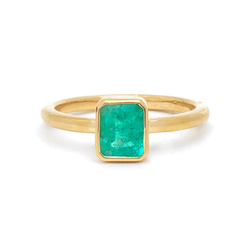 JPRG-4142/10142 Colombian Emerald Ring | 18K