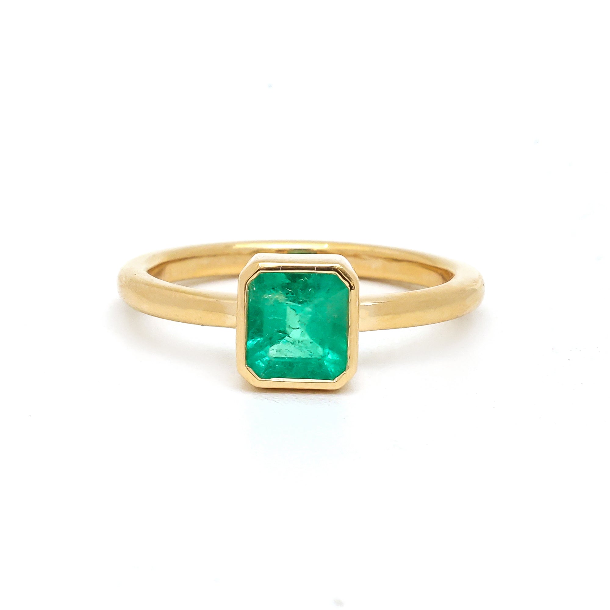 JPRG-4147/10147 Colombian Emerald Ring | 18K