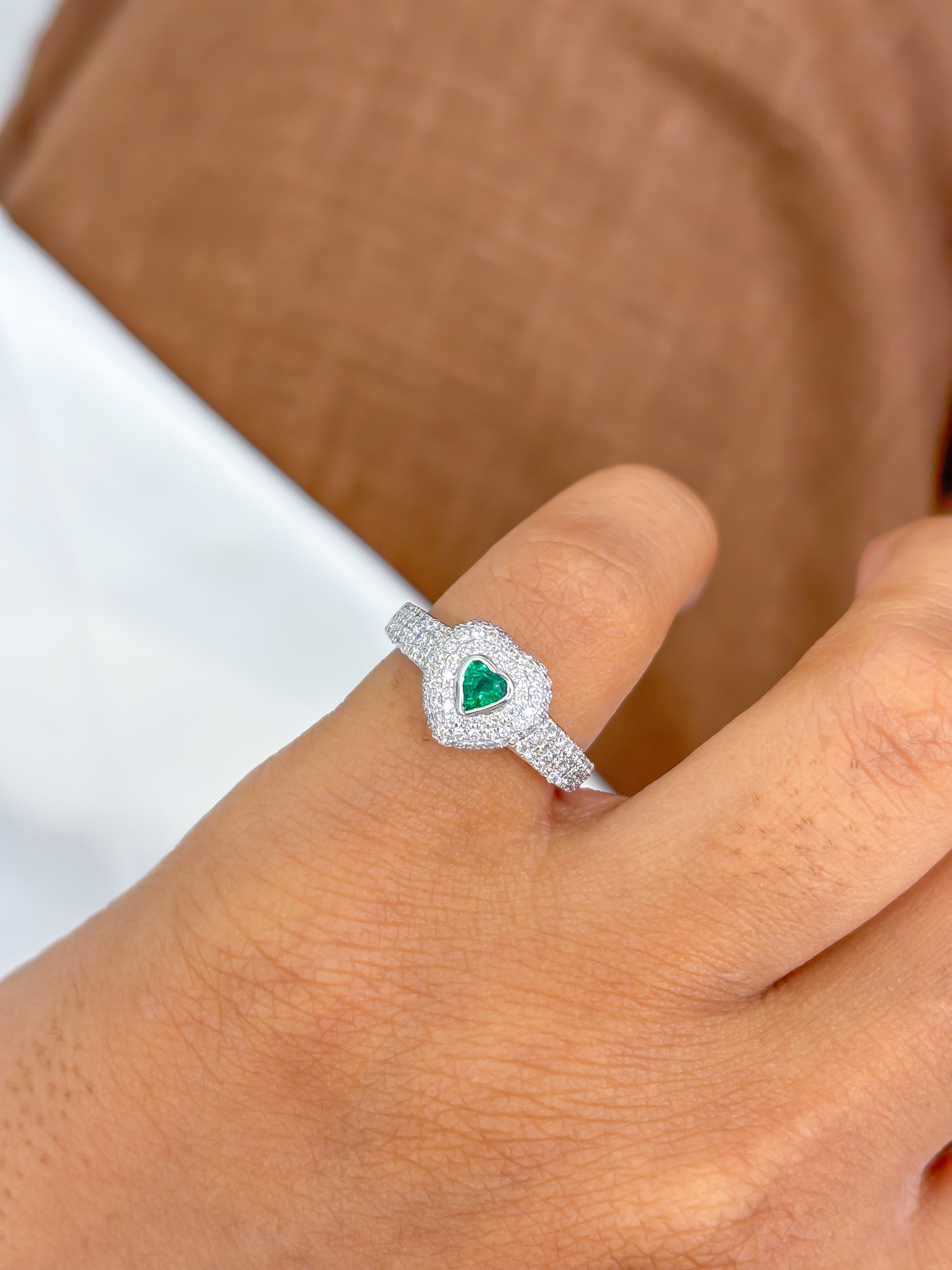 JPRG-4236/10369 Emerald Diamond Ring | 18K