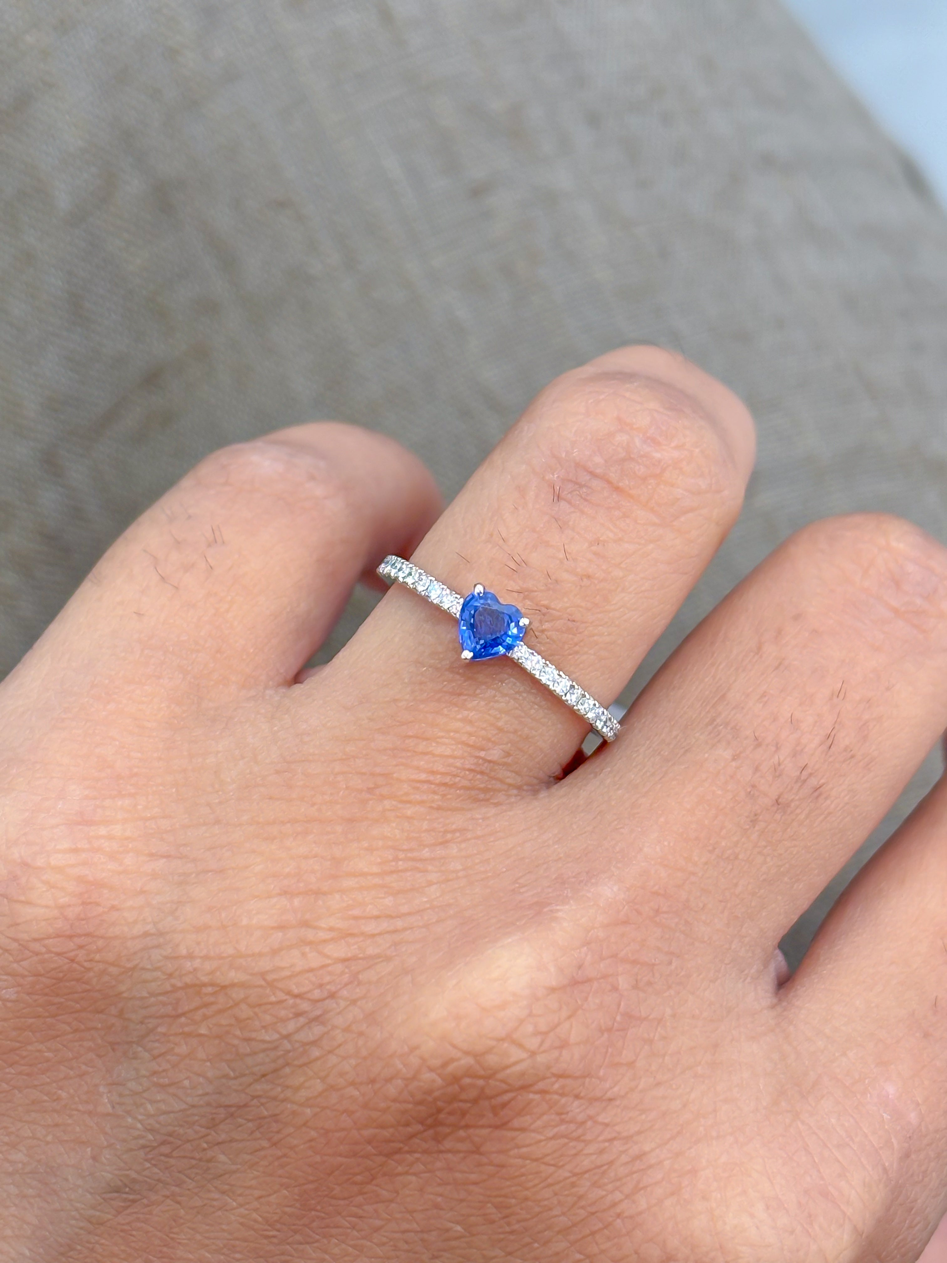 JPRG-4250/10424 Blue Sapphire Diamond Heart Thin Ring | 18K