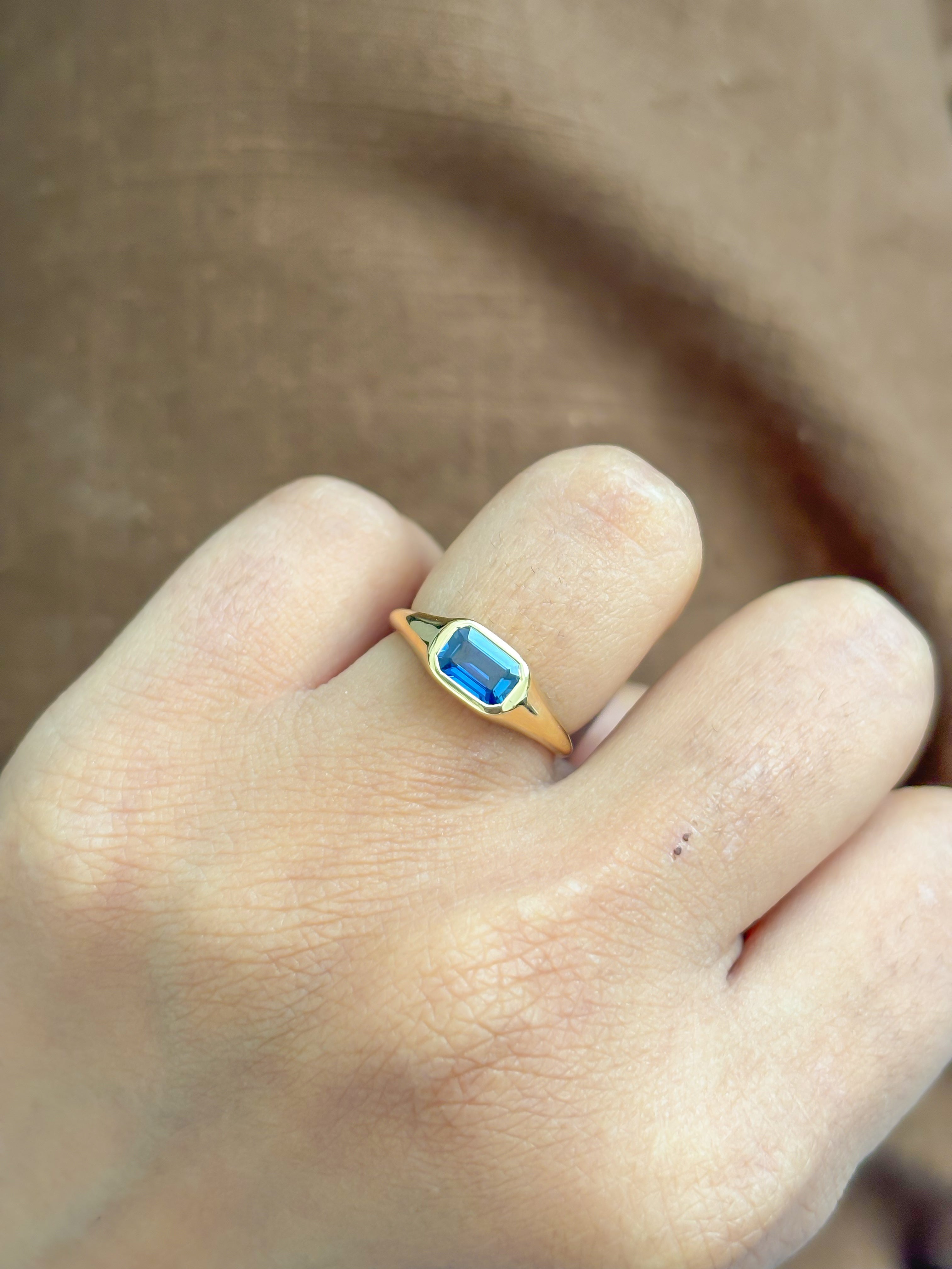JPRG-4414/11025 Blue Sapphire Ring | 18K