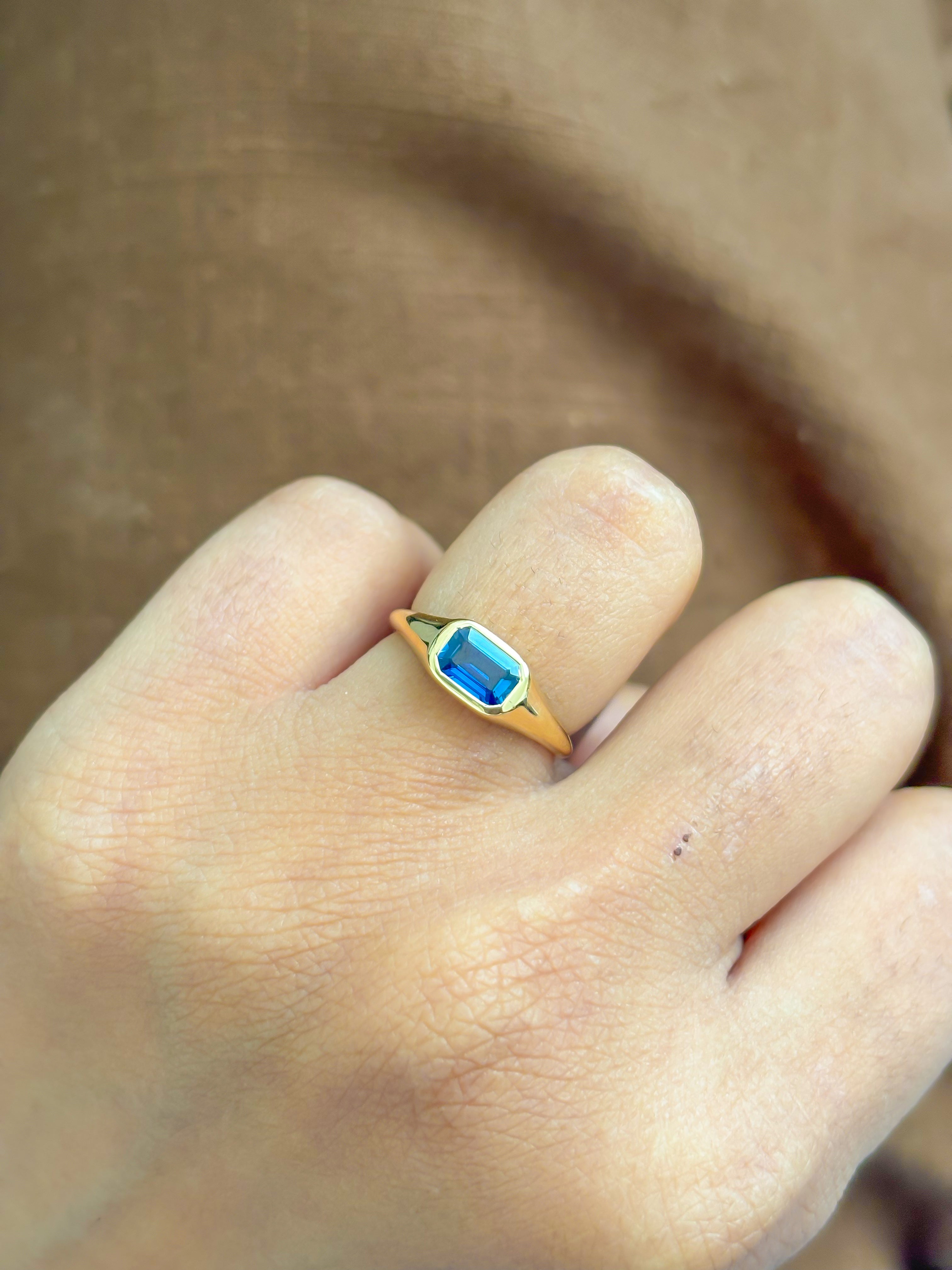 JPRG-4416/11007 Blue Sapphire Ring | 18K