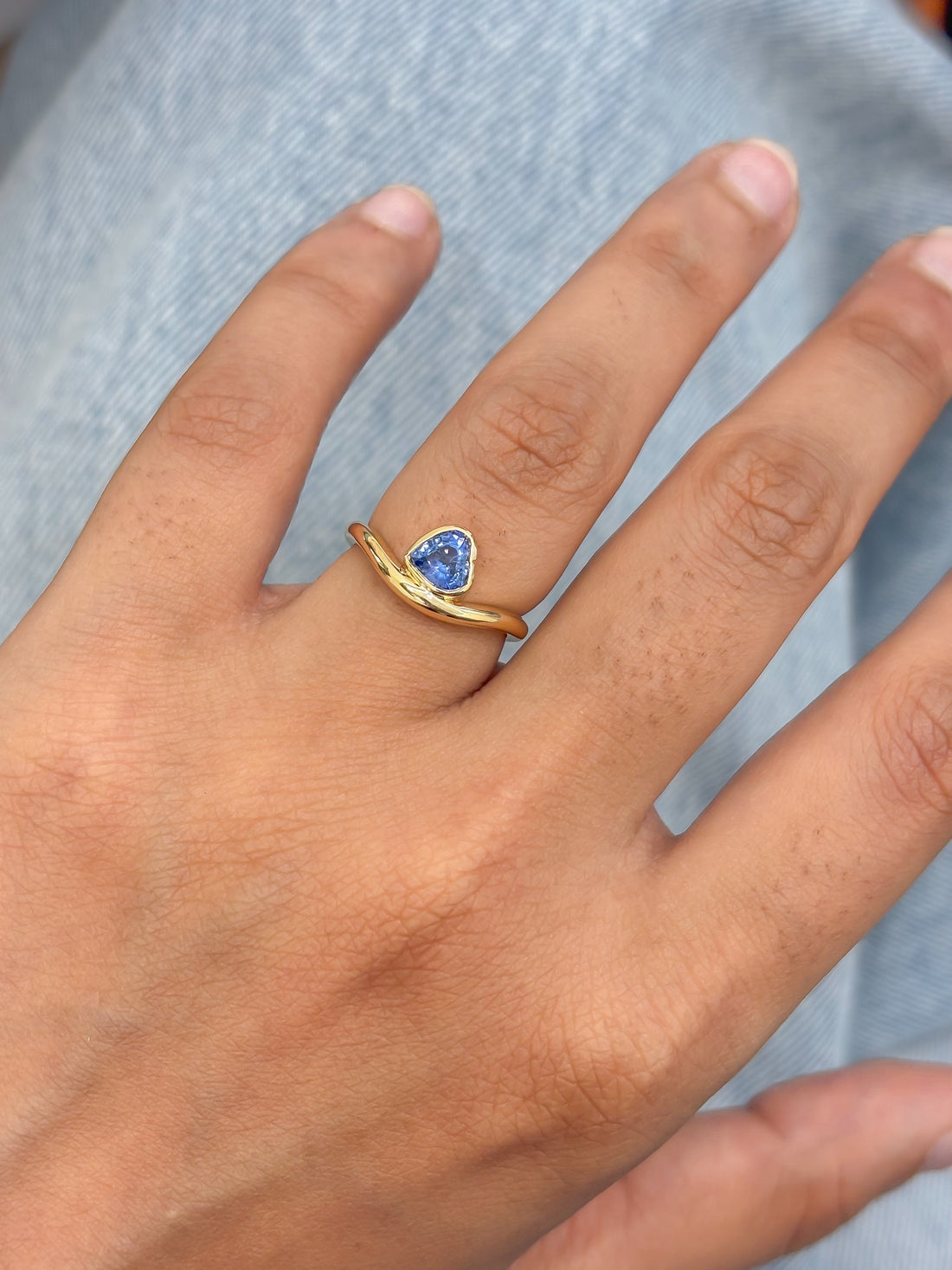 JPRG-5064/12203 Blue Sapphire Ring | 18K