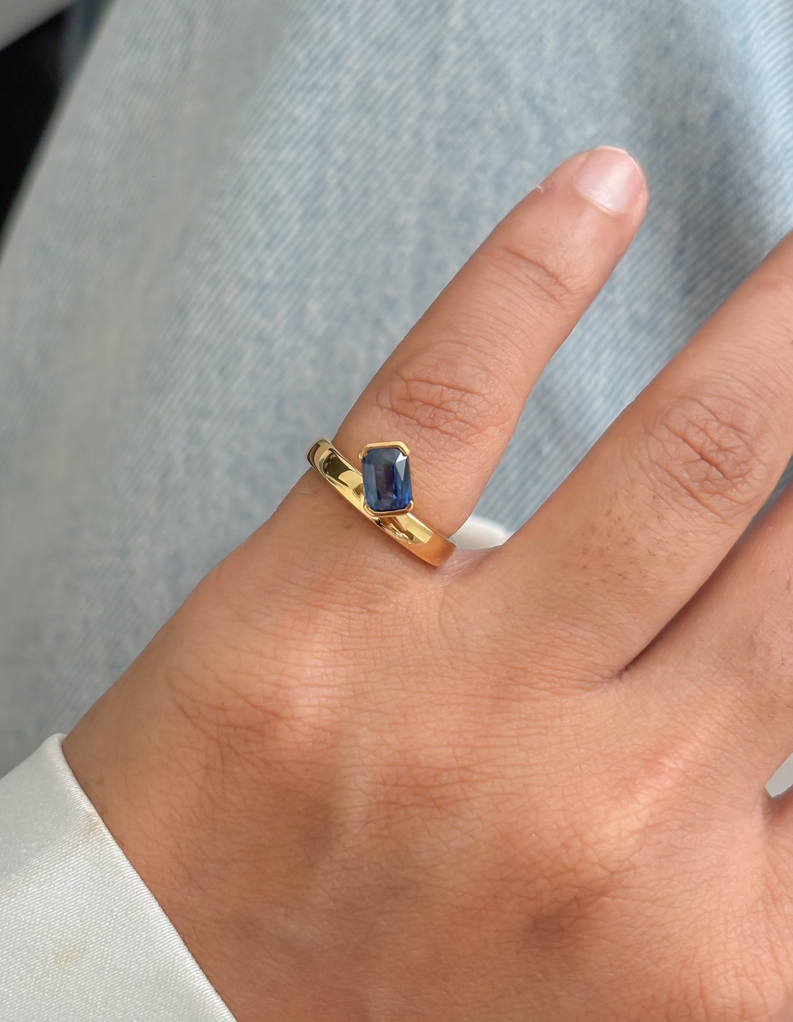 JPRG-5741/13537 Blue Sapphire Ring | 18K