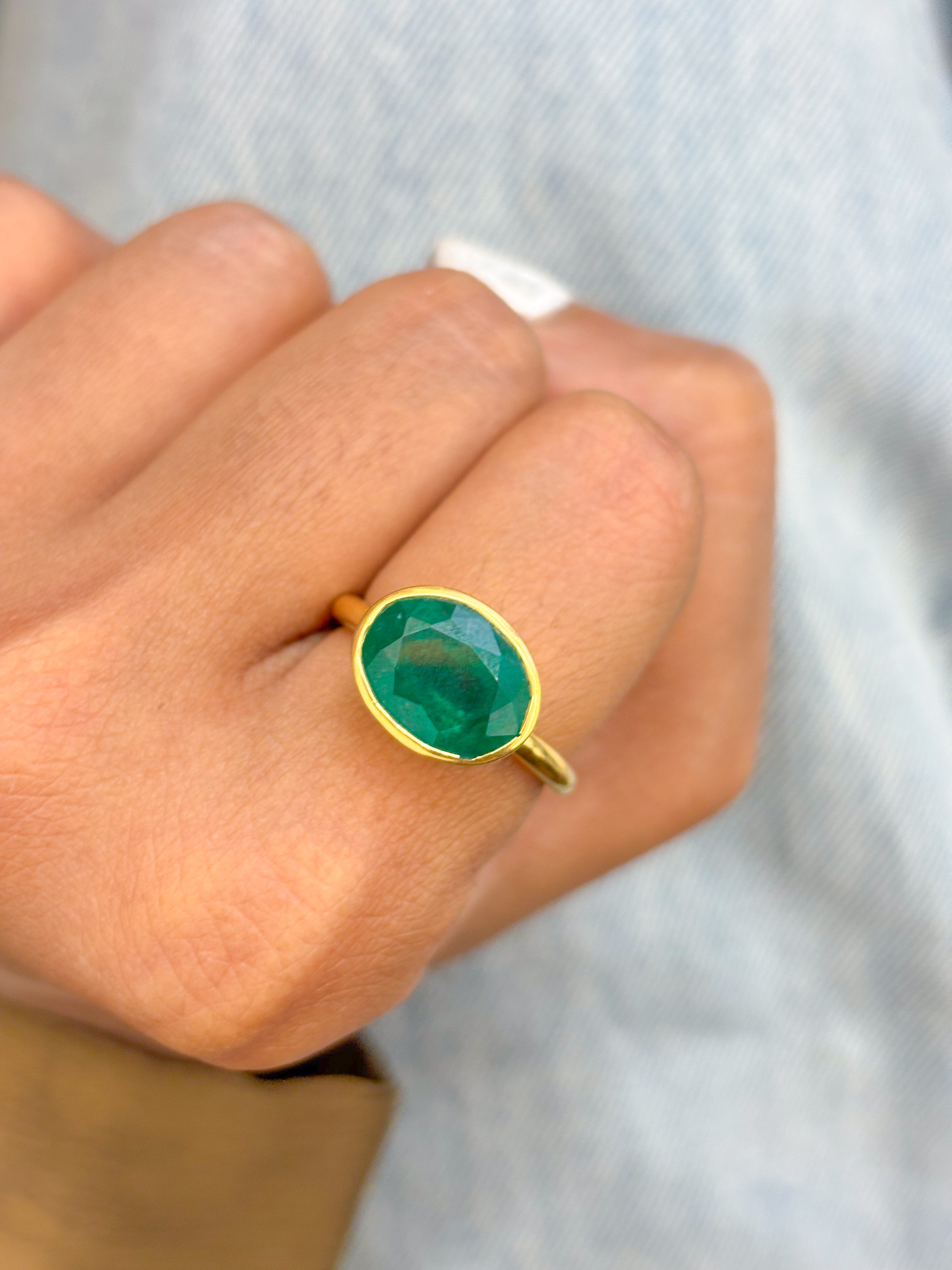 JPRG-909/2042 Emerald Oval Bezel Ring | 18K