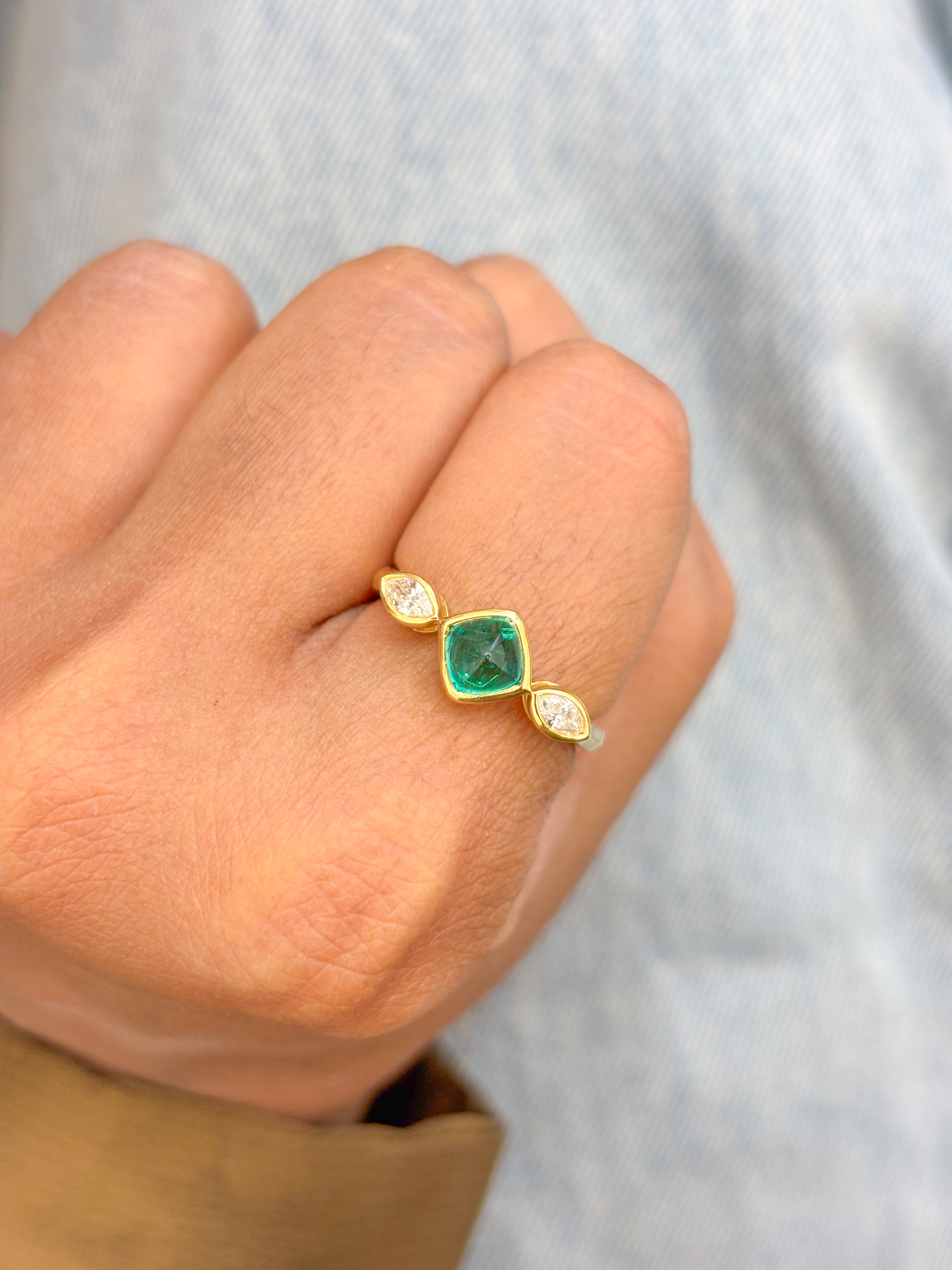 JPRG-965/2191 Emerald Sugarloaf Three Stone Ring | 18K